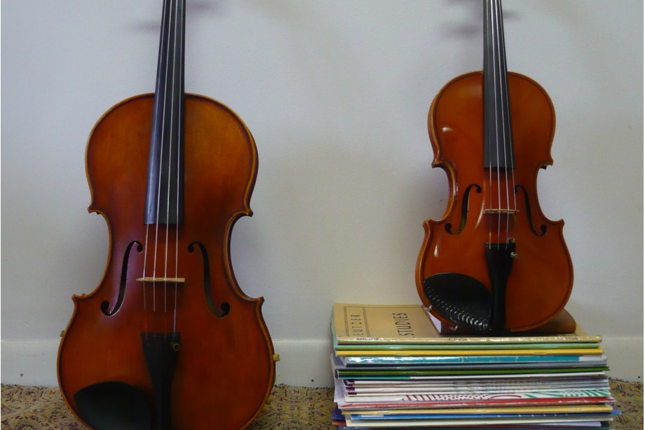 viola and violin on etude books lessons in East Lansing Okemos